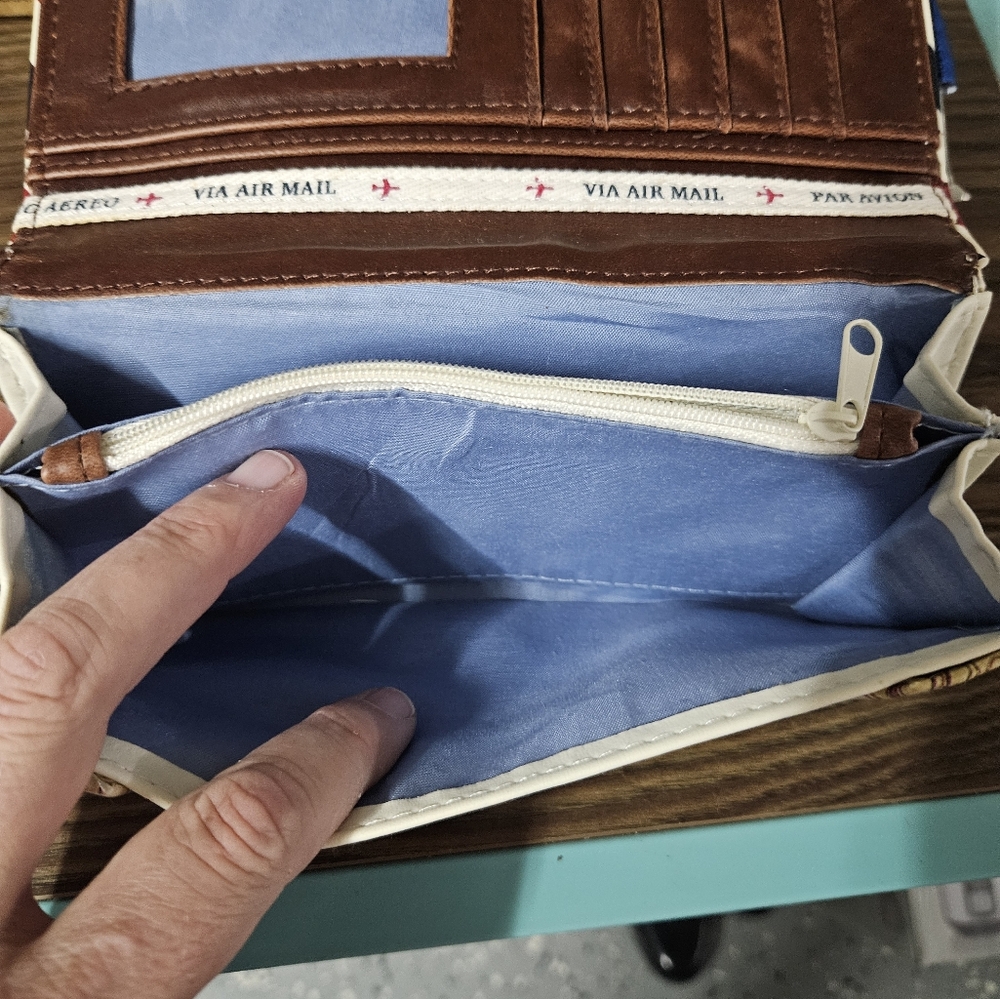 Paper Plane Wallet - Picture 5 of 9